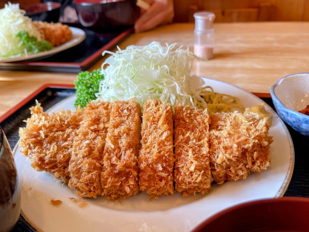 山形豚のローストンカツ定食はちょっとくせになりそう「とんかつ串亭