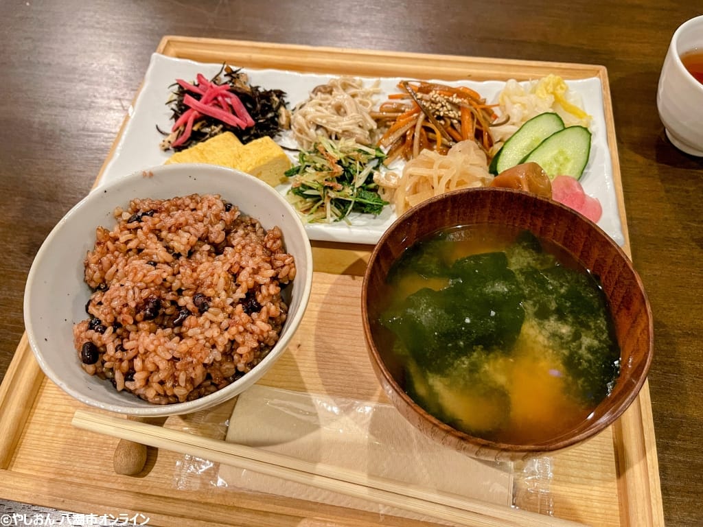 噂の健康食カフェで酵素玄米ランチ「酵素玄米カフェmomo」 八潮市南