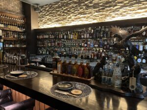 八潮の隠れ家「ダイニングバー アルクール」で味わう二夜限定のクリスマスディナー2025