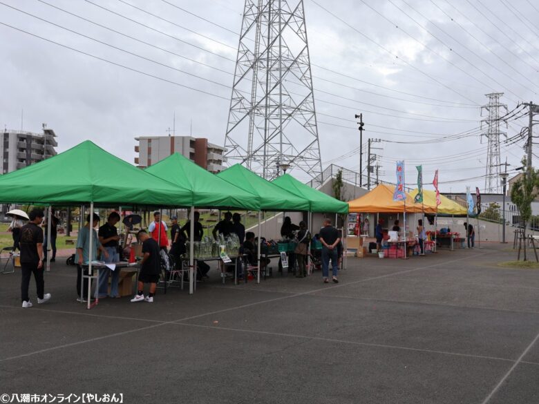 八潮駅前で開催されました！小中学生による「採れたて新鮮野菜販売イベント」