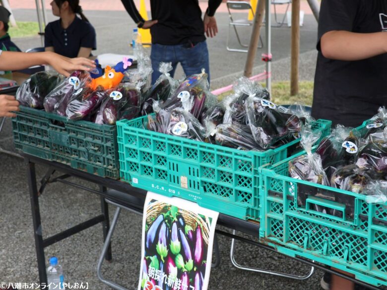 八潮駅前で開催されました！小中学生による「採れたて新鮮野菜販売イベント」