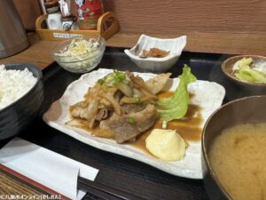 家庭の味でほっこり！草加市稲荷町の『食堂のじっぺ』で心温まるランチタイム