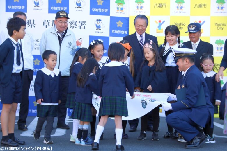 冬の交通事故防止運動、八潮市で開催！家族で学び楽しむ交通安全イベント