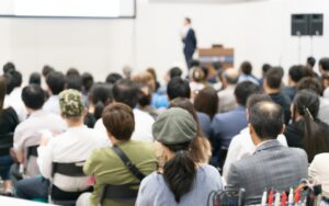 埼玉県八潮市の道路陥没事故：初の住民説明会で工事進捗と安全対策を説明