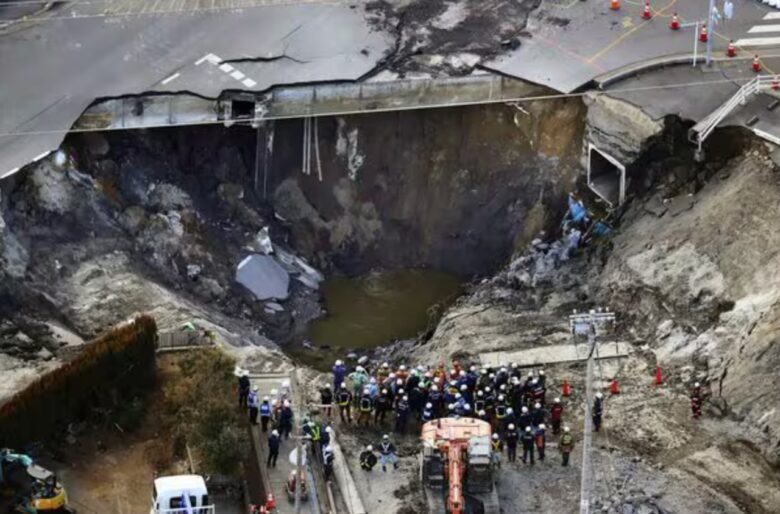 道路陥没事故　陥没事故