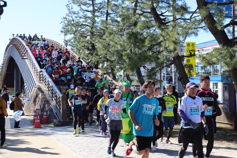 走る喜び、歴史の風景とともに　第12回草加松原太鼓橋ロードレース大会開催