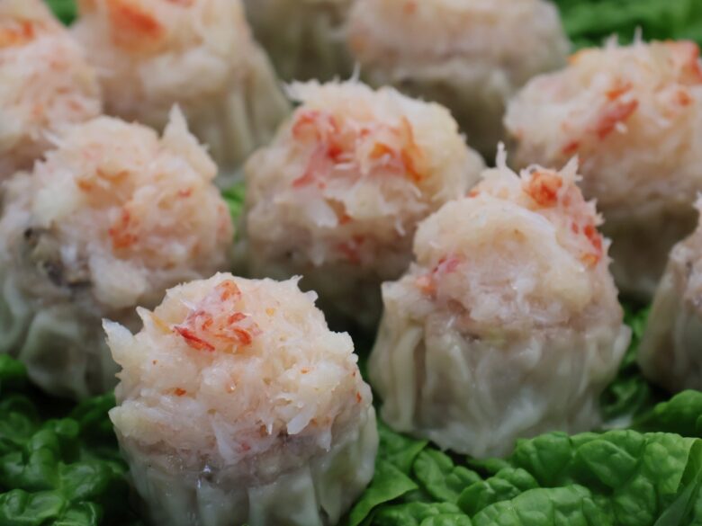 カニ好き必見!八潮の「シュウマイ制作所」で“カニたっぷり肉大シュウマイ”が大幅リニューアル登場