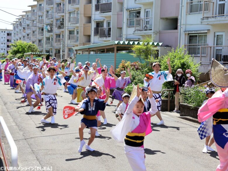 八潮団地に響く春の鼓動――「阿波踊り 春の健康フェスティバル」盛大に開催