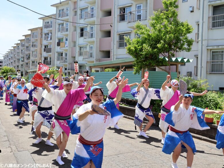 八潮団地に響く春の鼓動――「阿波踊り 春の健康フェスティバル」盛大に開催
