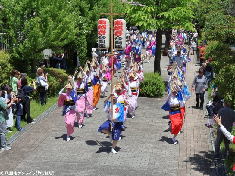 八潮団地に響く春の鼓動――「阿波踊り 春の健康フェスティバル」盛大に開催