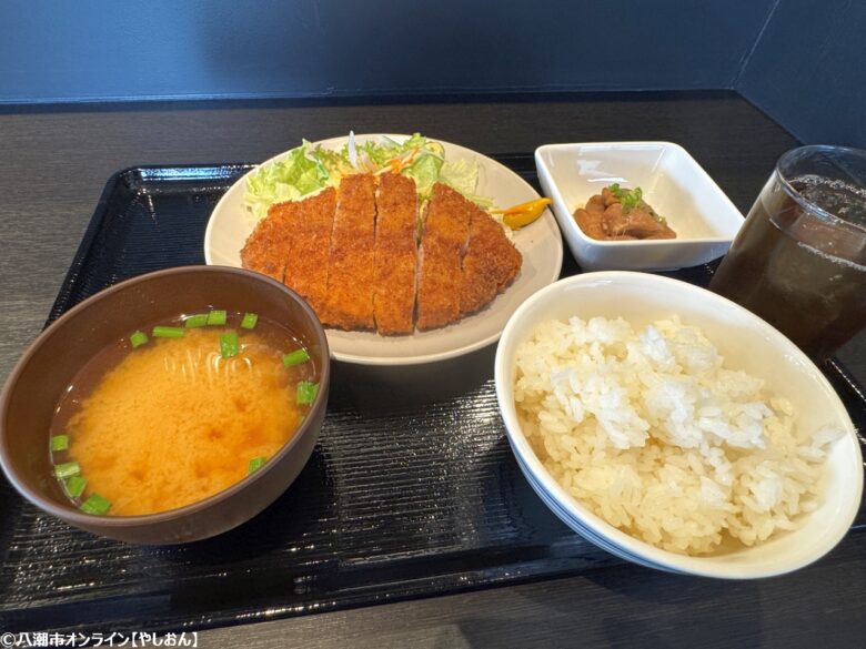 【開店情報】八潮市南後谷に「大衆食堂 山本」プレオープン 定食と音楽が融合した新感覚食堂