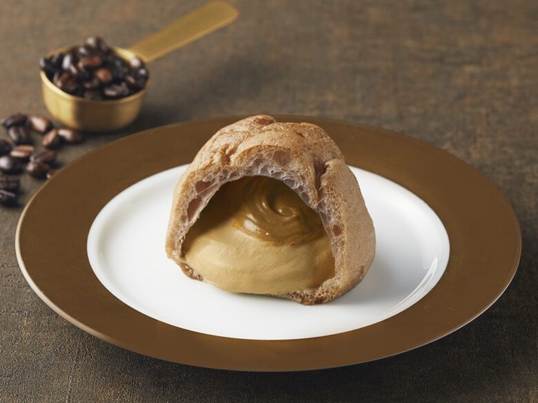 珈琲を食べるシュークリーム(カフェラテ)
