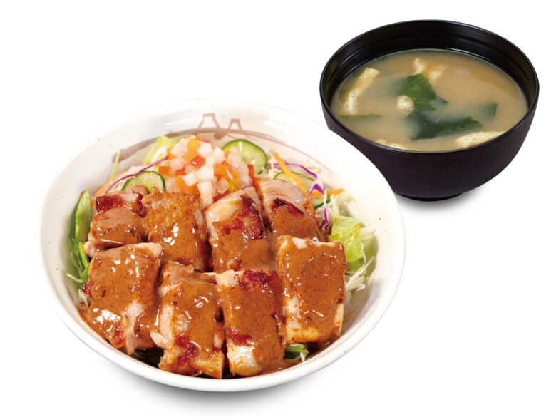 松屋 チキンの旨味とスパイスの刺激がたまらない！「チキンケバブ丼」新発売へ
