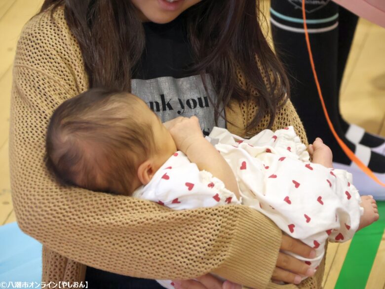 命と向き合う授業、15年の歩み──大曽根小で「いのちの授業」開催 赤ちゃん抱っこ体験も