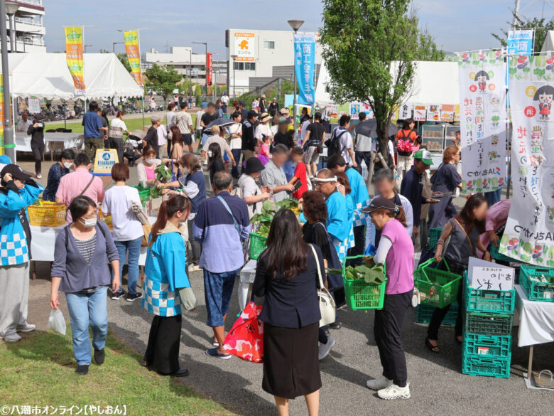 晴天の下、大盛況!やしお枝豆即売会と特産品販売会を開催
