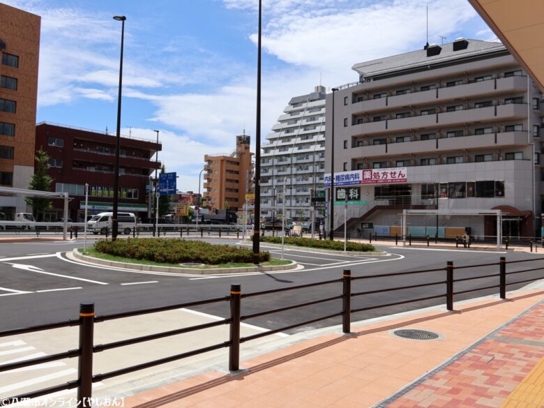 駅前ロータリー