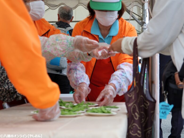 やしお枝豆ヌーヴォー解禁！駅前公園に長蛇の列　第16回やしお枝豆販売会開催