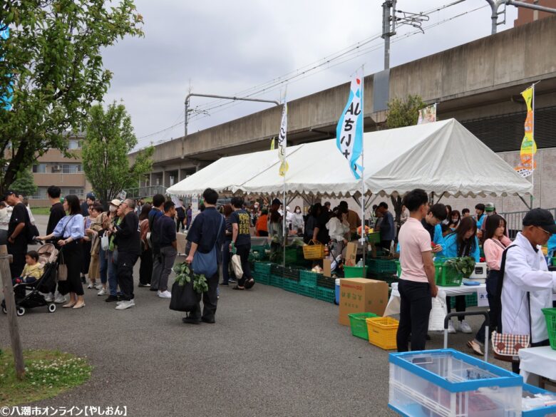 やしお枝豆ヌーヴォー解禁！駅前公園に長蛇の列　第16回やしお枝豆販売会開催