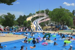 【越谷市】しらこばと水上公園プールが7月12日より営業開始！料金は大幅改定、今年の夏もにぎわい必至