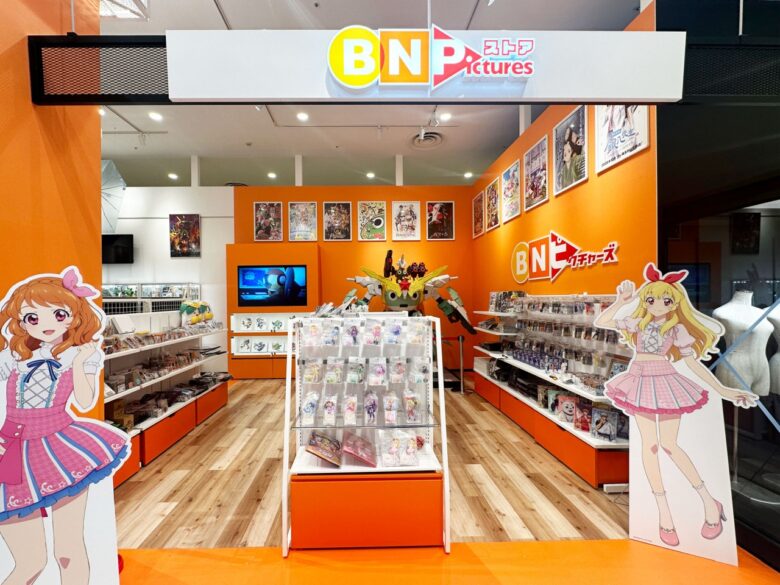 BN Picturesストアが越谷レイクタウンに常設オープン!人気アニメグッズが勢揃い