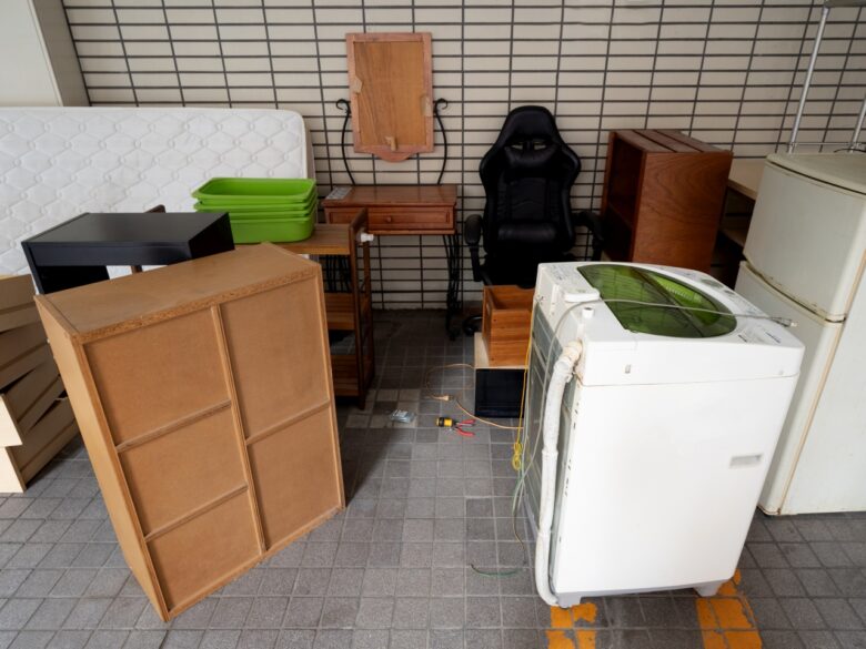 回収を待つ粗大ゴミ