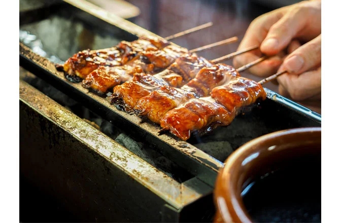 活きたうなぎをつかみ取って絶品串焼きを味わおう！三郷で無料ファミリーイベント開催