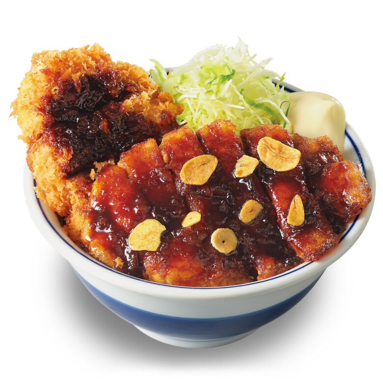トンテキとチキンカツの合い盛り丼