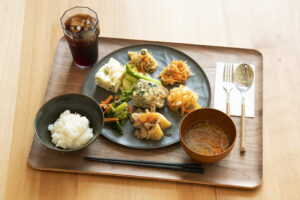 保育園の“やさしいごはん”をカフェで再現！イオンタウン吉川美南に新店舗オープン