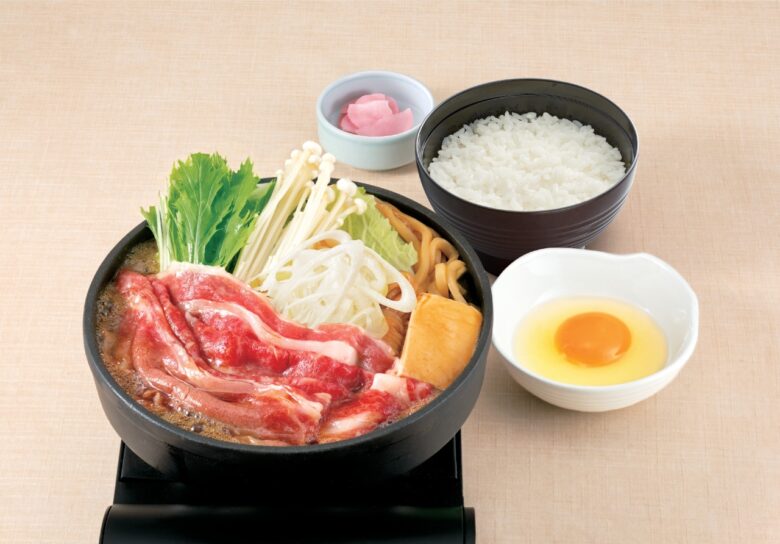 「黒毛和牛の牛すきうどん鍋定食」　２,３９９円（税込２,６３８円）