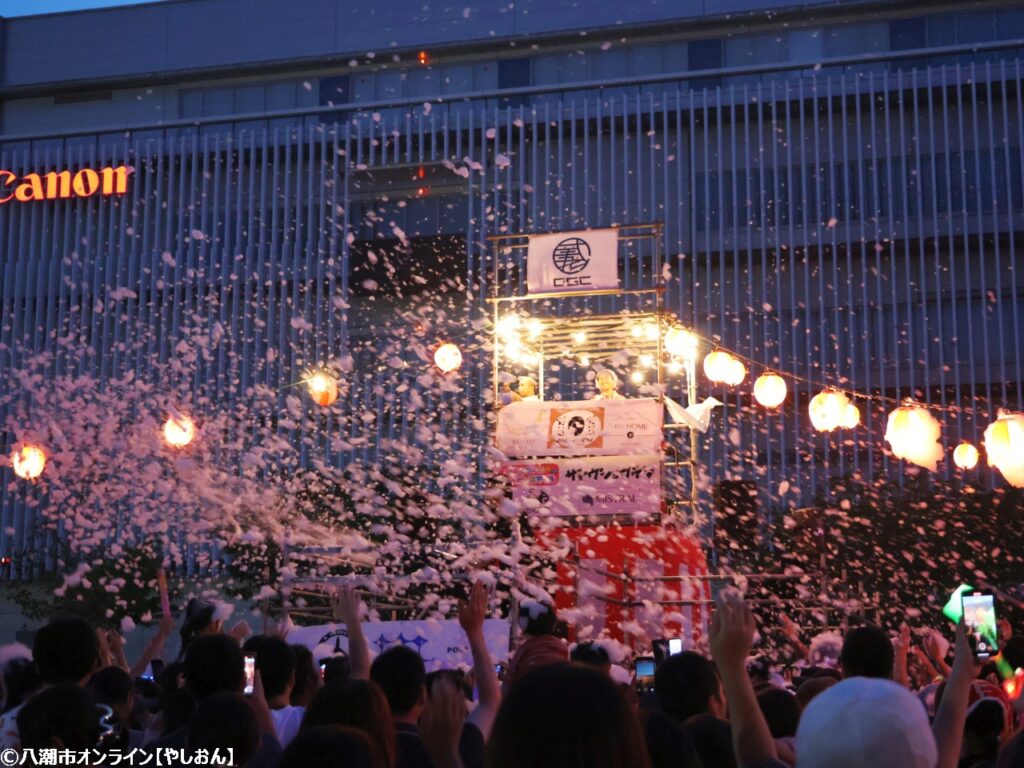 泡と音楽と夏の夜を満喫！三郷におどり公園で「泡あわ×ボンBON」が開催