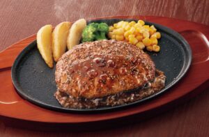 8月9日は「ハンバーグの日」だったのでここでジョイフル自慢の“ビーフ100％”手焼きハンバーグを徹底紹介