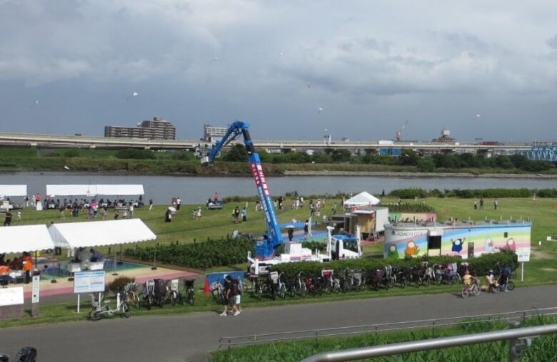 八潮からも近い荒川河川敷で開催！第26回「足立凧まつり」10月4日開催