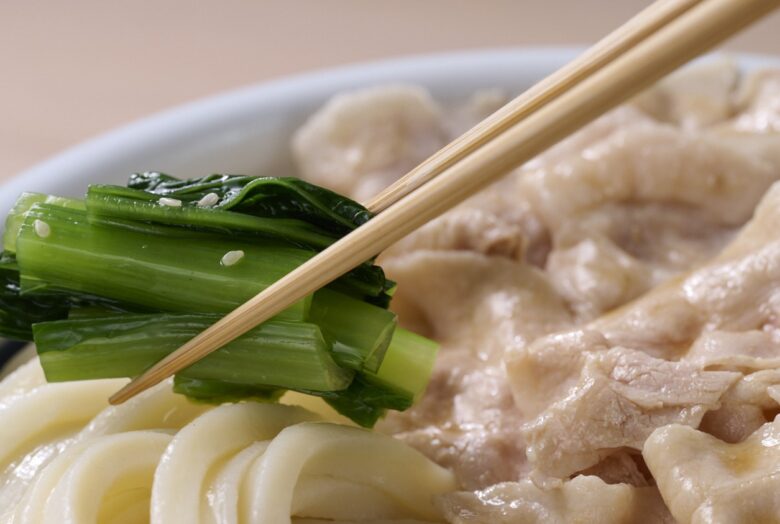 9月は“まだ夏”？丸亀製麺が冷たいうどん2種を新提案　旨辛＆さっぱり登場