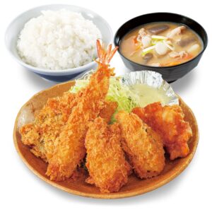 食欲の秋にぴったり！「秋の海鮮フライ定食」がとんかつ専門店かつやに登場