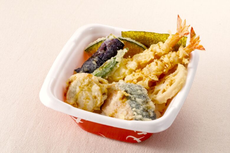 「帆立と鮭の上天丼」　(通常価格) 1,402円 (税込）⇒ (特別価格) 1,186円(税込)