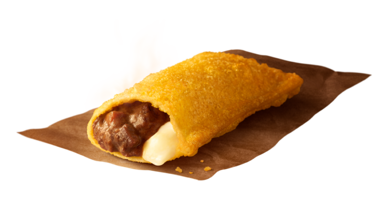 5年目の冬限定メニューが進化!マクドナルド「とろ~り3種のチーズのビーフシチューパイ」発売