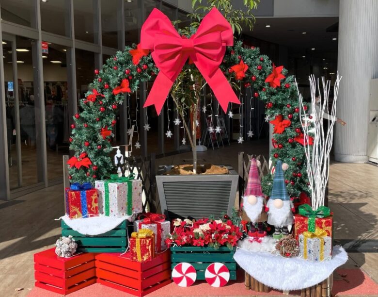 フレスポ八潮でクリスマス点灯式ライブ開催　11月23日から冬の輝きスタート