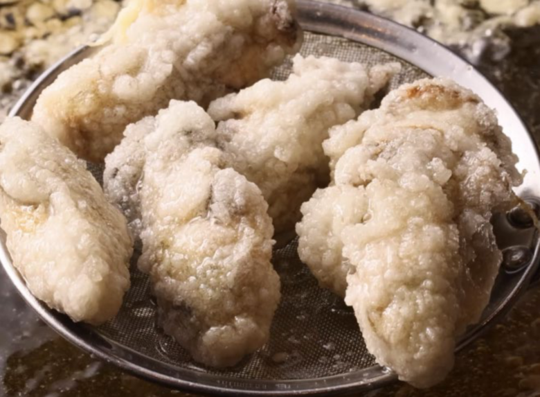 旨みが凝縮された「揚げ牡蠣」