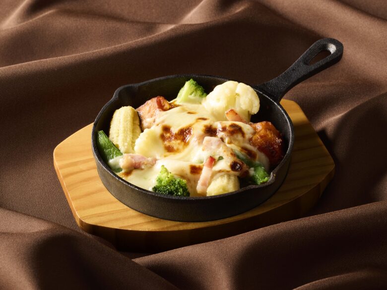 とろけるチーズが主役！ココス「今月のグルメ～12月～」に包み焼き＆オーブン焼きが登場