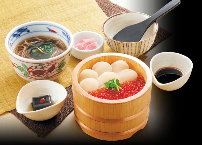 「帆立といくらの二色丼」2,699円(税込2,968円)→2,499円(税込2,748円)