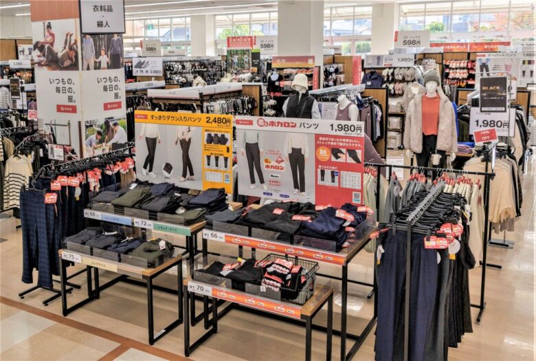 ホームズ草加舎人店「N easy」売場が大幅拡大リニューアル！閉店続く衣料フロアで新提案へ