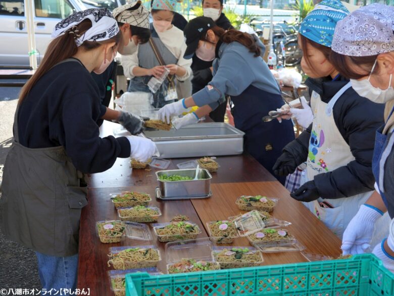 八條小学校園祭がにぎやかに開催 自衛隊音楽隊・高校吹奏楽部の共演やバザーで大盛況