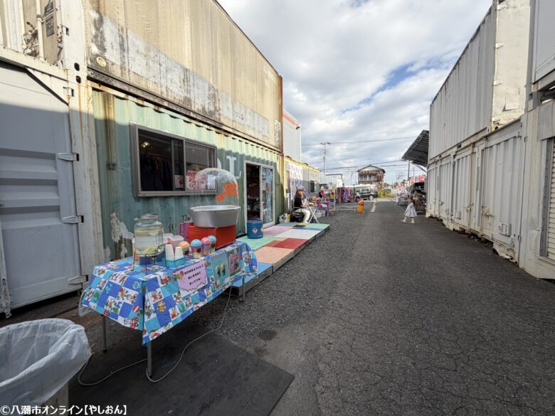 八潮・鶴ヶ曽根で“ガレージマーケット”開催レポート 古着・雑貨・グルメが集う一日