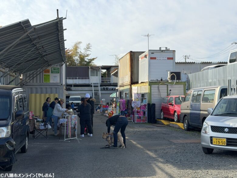 八潮・鶴ヶ曽根で“ガレージマーケット”開催レポート 古着・雑貨・グルメが集う一日