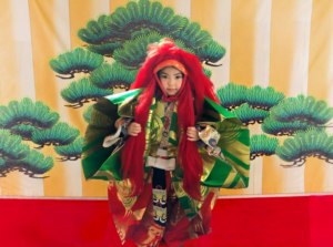 実際の連獅子衣裳で記念撮影　アリオ亀有で「なりきり歌舞伎役者体験」開催