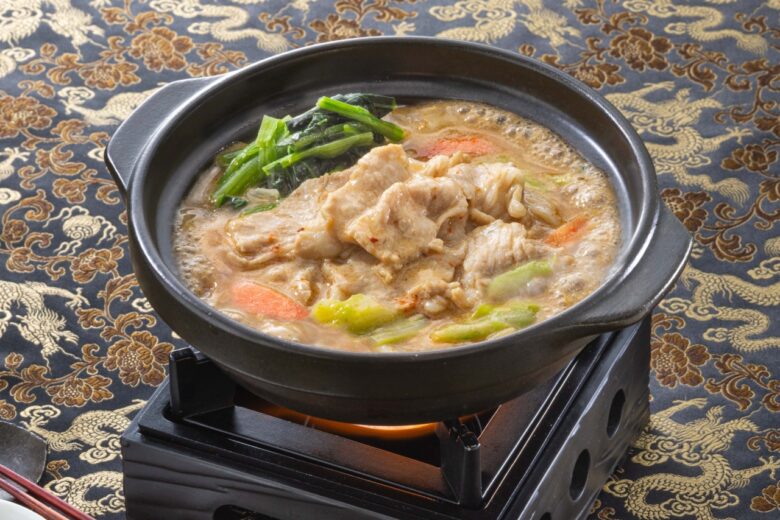 卓上コンロで熱々を楽しむ！バーミヤン、年末年始限定の「麻辣鍋」3種を発売