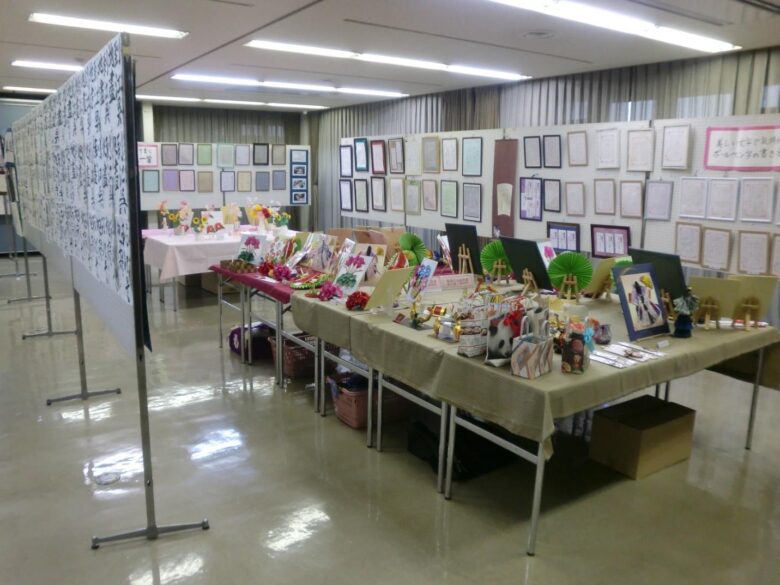 生涯学習の成果が一堂に　八潮メセナで学校開放講座合同作品展を開催