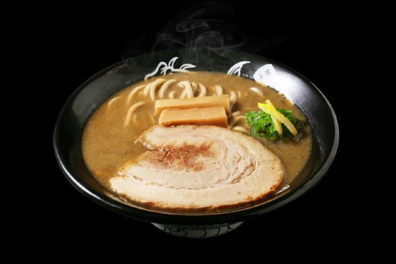 八潮・大曽根のセブンで話題沸騰　90秒で完成する“できたてラーメン”が身近に