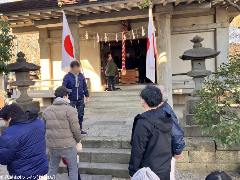 草加出身の兄弟力士が豆まきに参加　後谷八幡神社で節分祭、例年超えるにぎわい