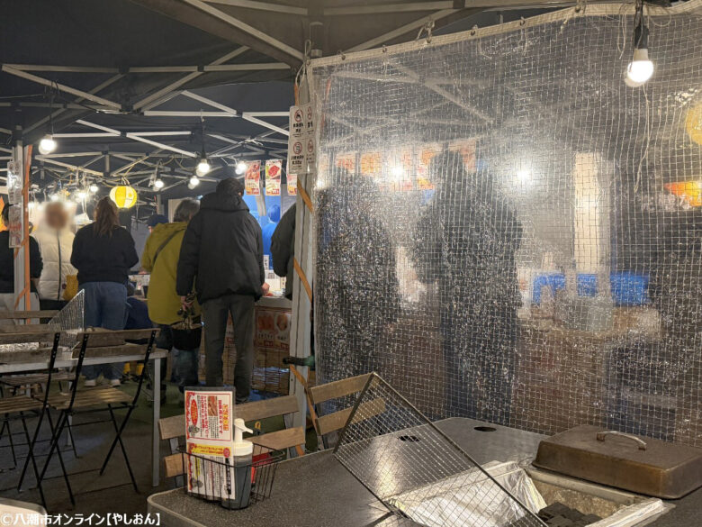 今年もこの季節がやってきた。フレスポ八潮に「出張カキ小屋 牡蠣奉行」期間限定オープン
